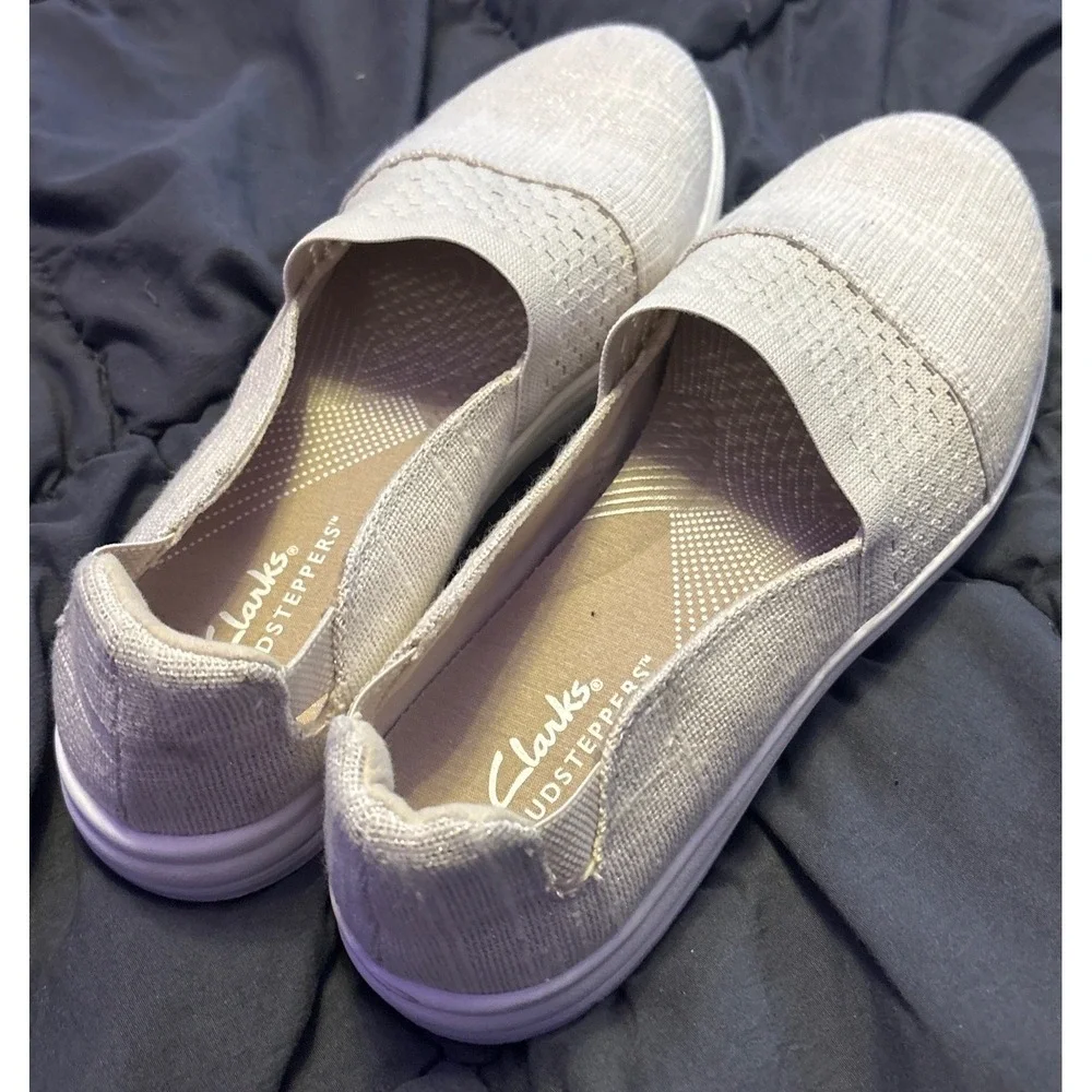 NEW Clarks Cloudsteppers Breeze Vibe Natural Beige Slip-On Shoes Women's 6.5